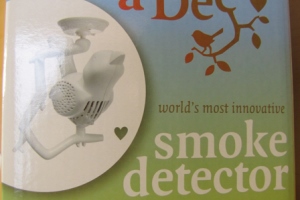 The recalled Chick-a-Dee brand smoke detector is insufficiently sensitive to smoke and alarms at too low a volume, according to the June 14 RAPEX team recall report.