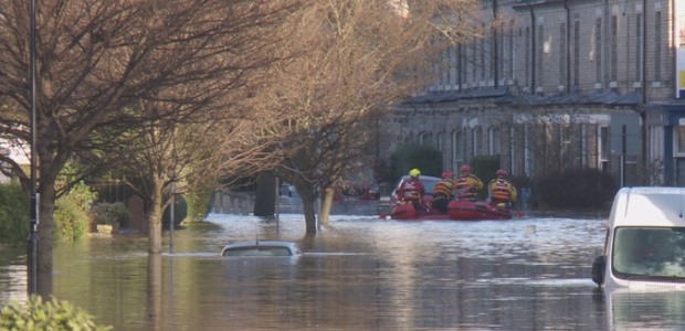 The UK Environment Agency in late December 2015 raised the Foss Barrier, which was built in 1987 to protect Yorkshire from floods caused by the River Ouse, after the barrier