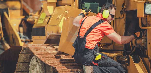 5 Dangers of Working Around Heavy Equipment and How to Stay Safe