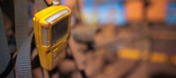 Using gas test detector monitoring at the entry point while rope access welder working as a hot work
