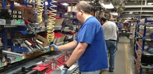 Anti-vibration gloves will continue to evolve as the industry develops new, engineered component materials. (Cestusline, Inc. photo)