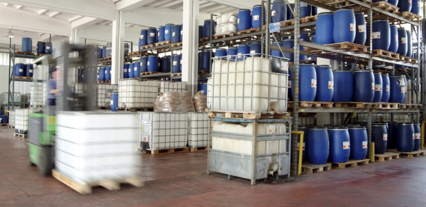 Teaching employees to handle and use each chemical safely does not require them to carry around volumes of manuals or countless handouts.