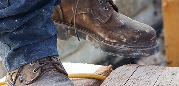 Internal metatarsal guards offer coverage beyond the end of the safety toe cap to the top of the foot. (Justin Original Workboots photo)