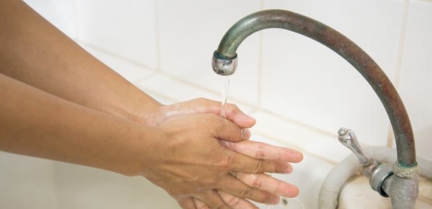 After cleansing hands, the skin can lose important oils and moisture. Apply an after-work conditioning cream to balance and replenish the moisture in the skin.