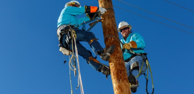 New OSHA regulations in effect August 2015 are designed to keep utilities workers safe on the job with stricter regulations for PPE. (TECGEN FR photo)